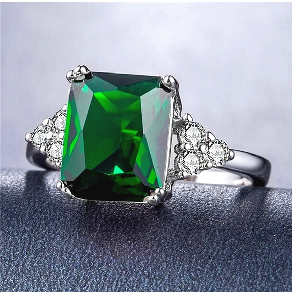 Jewelry - New Gorgeous Rectangle Cut Emerald Engagement Ring